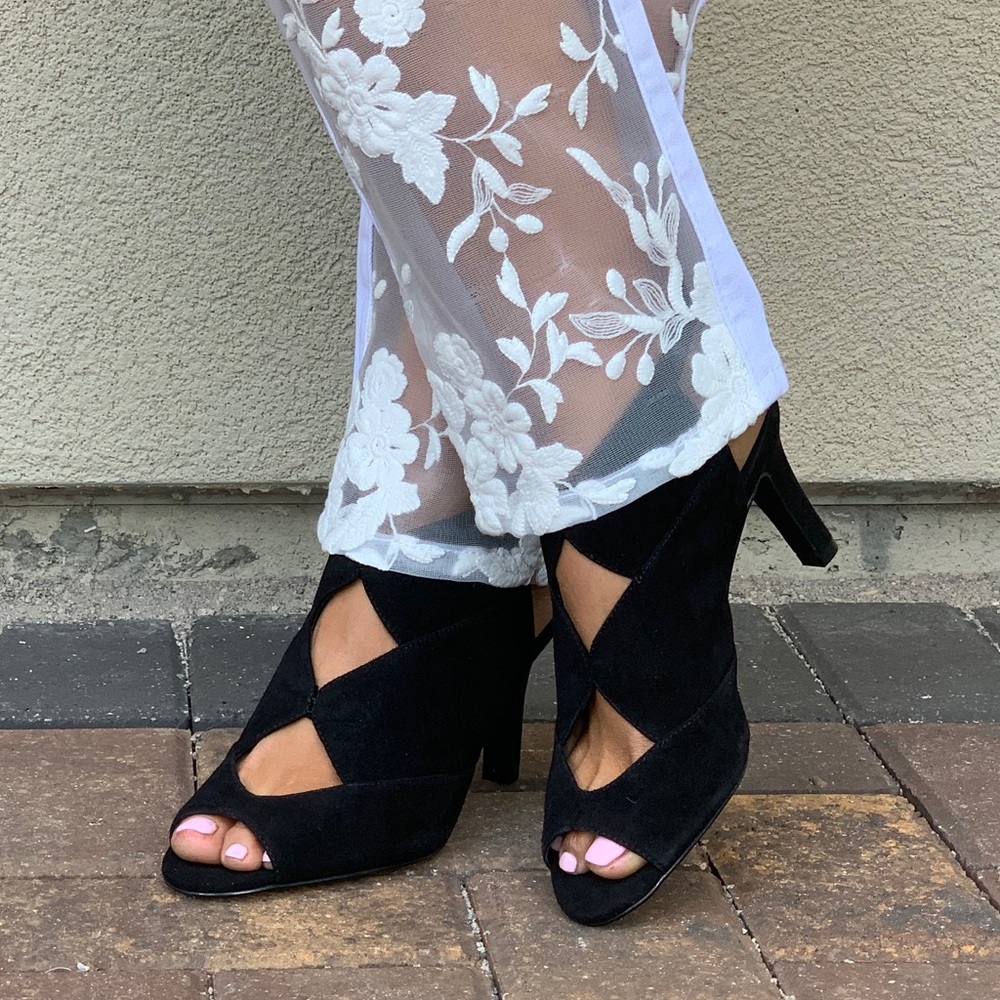 NIB Black Leather Peep Toe Slingback Sandals - Picture 2 of 8